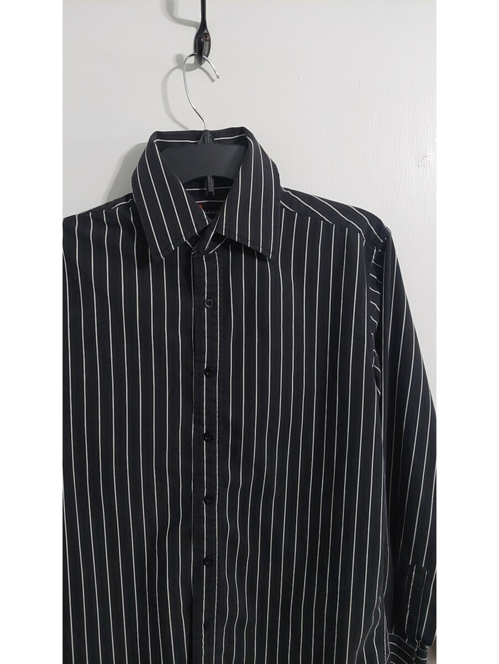 Level Ten Men's Black Pinstripe Button-Up Dress Shirt Medium